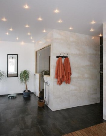 vannitoa-mööbel-ilusad-seina-ja-põranda-plaadid
